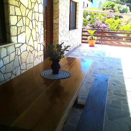 Rose Apartment *